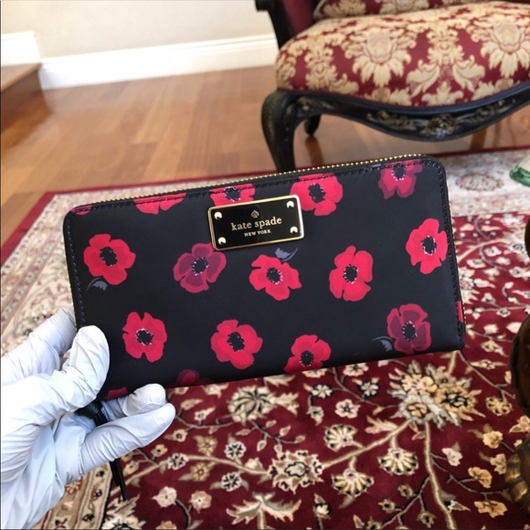kate spade Handbags - Authentic Kate spade Neda Wilson road poppy wallet